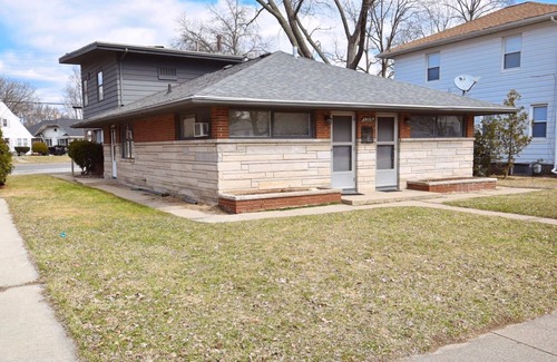 South Bend Appartement | Studio proche de Notre Dame! 1309. 1