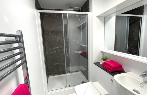 West Bromwich Appartement | Studio-de Luxe-Vue historique-Salle de bain privée séparée
