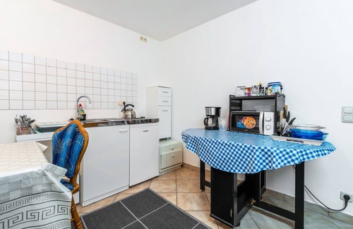 Nittenau Appartement | Studio Apartment 'Gemütliche Ferienwohnung' with Private Garden and Wi-Fi