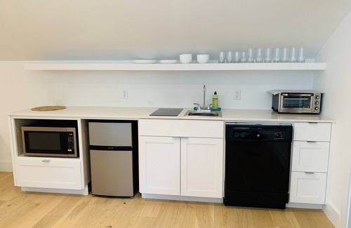 Chestnut Maison | Studio Apartment in trendy East Austin neighborhood