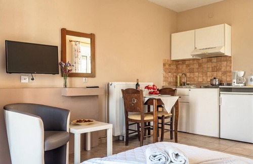 Paliki Appartement | Studio 'Ionian Balcony 1' avec vue sur la mer, Wi-Fi et climatisation.