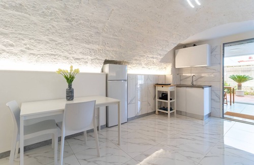 Mola di Bari Maison | Studio 'La Porta Sul Mare' avec terrasse privée, Wi-Fi et climatisation