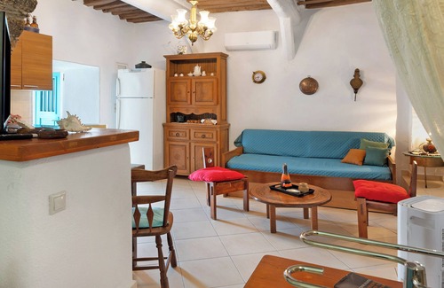 Kea Appartement | Studio 'Maria In The Castle Kea' avec vue sur la montagne, Wi-Fi et climatisation