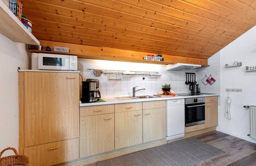 Bohringen Appartement | Studio Apartment 'Müller' with Balcony and Wi-Fi