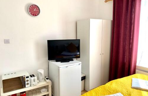Cranbrook Appartement | Studio Apartment, Private Bathroom and Parking