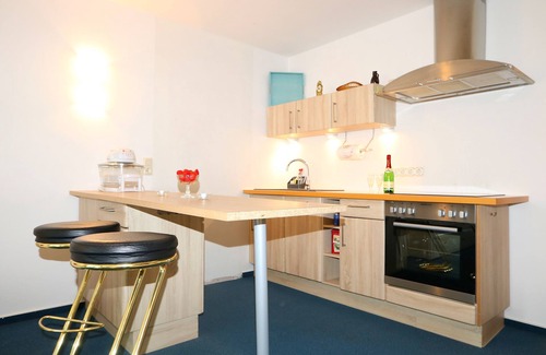 Sildemow Appartement | Studio apartment with terrace, own parking space and a small lake 500 m away