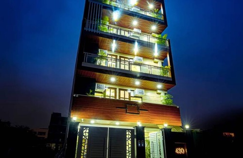 Gurugram Appartement | Studio apartment with patio gym near global foyer
