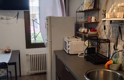 Villaggio degli Sposi Appartement | Studio apartment with patio, minutes from the airport and downtown Bergamo.