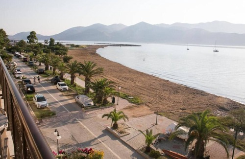 Lixouri Appartement | Studio Apartment 'Zois 12' with Sea View, Wi-Fi and Air Conditioning