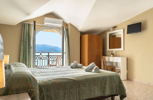 Lixouri Appartement | Studio Apartment 'Zois 12' with Sea View, Wi-Fi and Air Conditioning