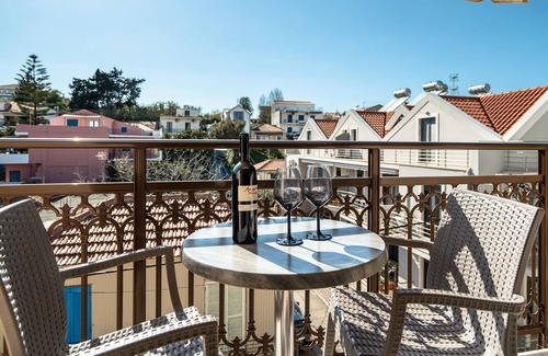 Lixouri Appartement | Studio Apartment 'Zois 5' with Shared Garden, Wi-Fi and Air Conditioning