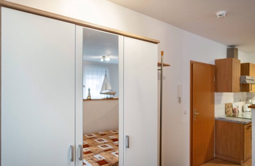 Markgrafenheide Appartement | Studio Apartment "Zur Kleinen Strandperle" with Balcony