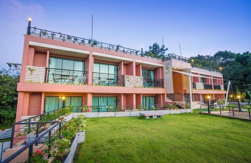 Kathu Station Balnéaire | Studio apartments on a hill