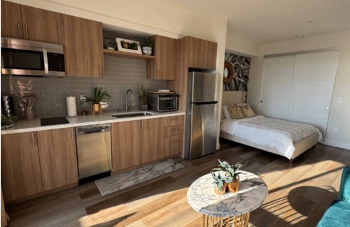 Wilshire Appartement | Studio Apt, Balcony, Free Parking, Fully Equipped