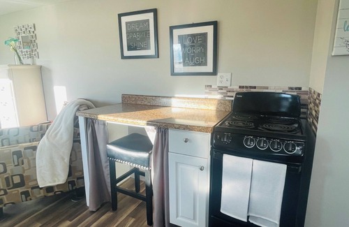 Rockingham County Appartement | Studio Apt Pawtuckaway River w/ Man made pond 20 mins to Seacoast Pets Welcome