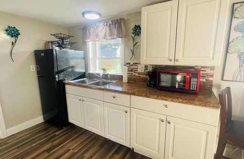 Rockingham County Appartement | Studio Apt Pawtuckaway River w/ Man made pond 20 mins to Seacoast Pets Welcome