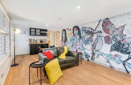 Daylesford Appartement | Studio Art on Duke Su