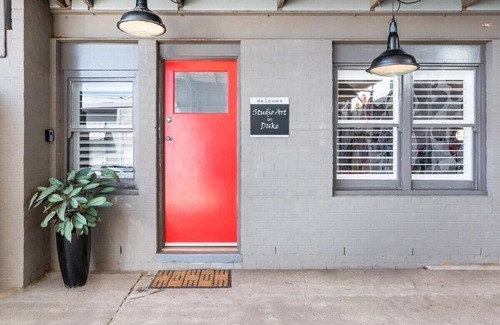 Daylesford Appartement | Studio Art on Duke Su