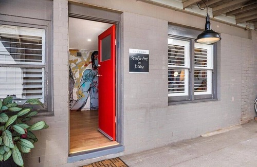 Daylesford Appartement | Studio Art on Duke Su