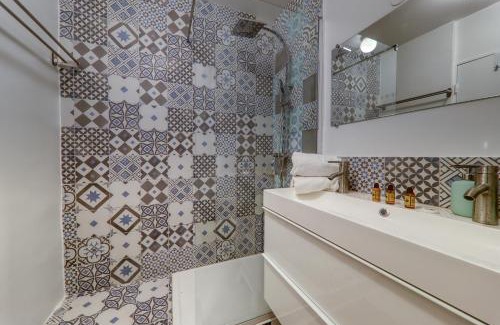 Montevrain Appartement | Studio Art - Shopping center and train station 500m - Disneyland Paris 5min