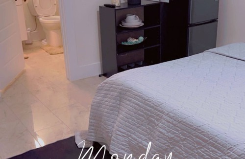 Lake Country Appartement | Studio at Boat club dr, close to a Golf Club a lake in a serene neighborhood.