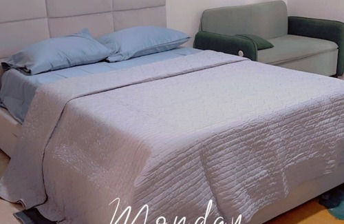 Lake Country Appartement | Studio at Boat club dr, close to a Golf Club a lake in a serene neighborhood.