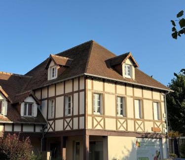 Dives-sur-Mer Appartement | Studio au cœur du village d'arts