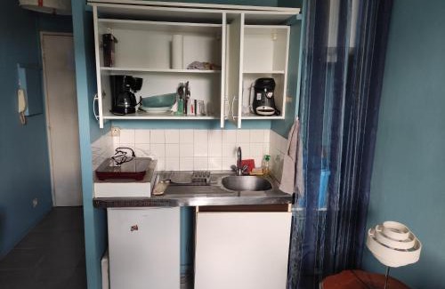Peronnas Appartement | Studio au calme