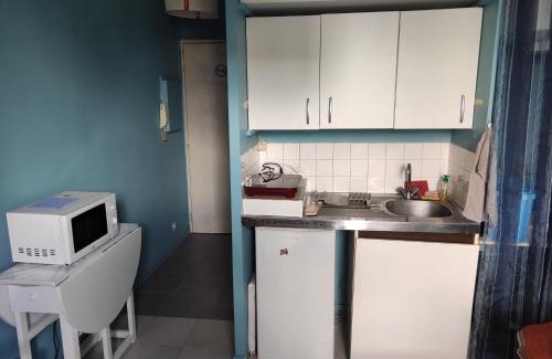 Peronnas Appartement | Studio au calme