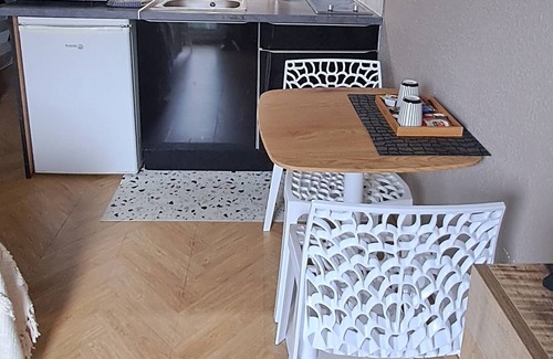 Cholet Appartement | Studio Avec Balcon et Parking en Centre-ville