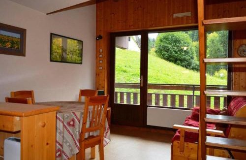 Le Grand-Bornand Appartement | Studio avec cabine et mezzanine, parking et proche des pistes - FR-1-241-170