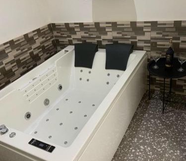 Porto-Novo Appartement | Studio avec jacuzzi à Adjarra