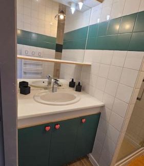 Villenave-d'Ornon Appartement | Studio avec jardin et parking 04