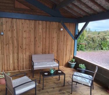 Mayet Appartement | Studio avec jardin