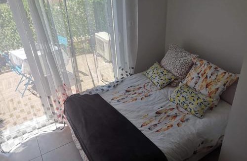 Port Rive Gauche Appartement | Studio avec jardinet clim parking