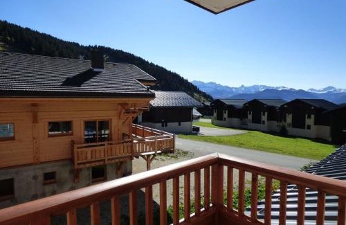 Les Saisies Appartement | Studio avec Piscine et Jacuzzi aux Saisies, Proche du Centre, 2 Étoiles, 3 Pers. - FR-1-594-143