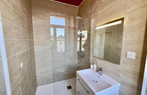 Arras Appartement | Studio Bali Hyper centre Lit Baldaquin