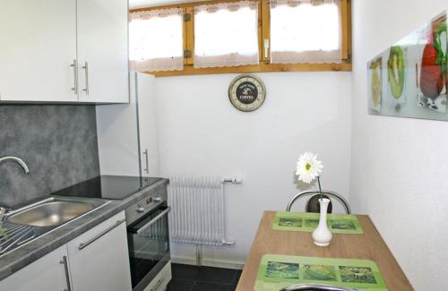 Graechen Appartement | Studio Bergfink Dachgeschoss-2 by Interhome