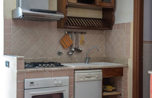 La Spezia Appartement | STUDIO BORGO MAROLA LOUE TOUTE L'ANNEE. Code Citra (011015-LT-1155)