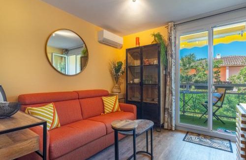 La Faviere Appartement | Studio Côte d'Azur-17 by Interhome