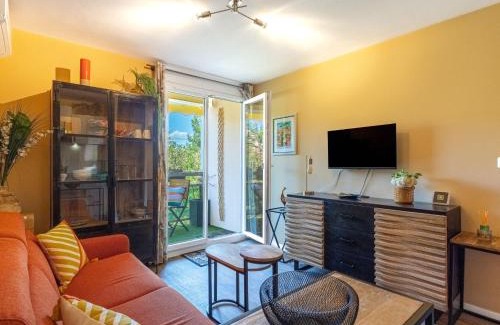 La Faviere Appartement | Studio Côte d'Azur-17 by Interhome