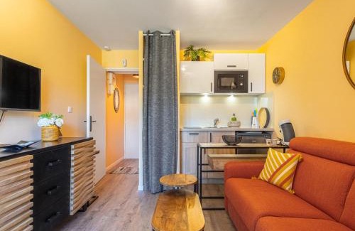 La Faviere Appartement | Studio Côte d'Azur-17 by Interhome