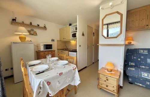 Praz-sur-Arly Appartement | Studio cabine à 700m de Praz-Sur-Arly, navettes gratuites, parking, wifi et ménage inclus - FR-1-603-4