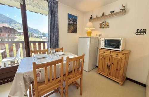 Praz-sur-Arly Appartement | Studio cabine à 700m de Praz-Sur-Arly, navettes gratuites, parking, wifi et ménage inclus - FR-1-603-4