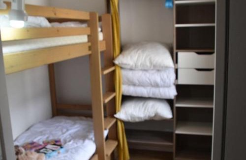 Montgenevre Appartement | Studio Cabine à Montgenèvre - Face aux Pistes, Wifi, Animaux Acceptés - FR-1-266-131