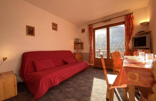 Praz-sur-Arly Appartement | Studio cabine à Praz Sur Arly - Balcon, proche pistes et centre - 4 pers, parking, casier ski - FR-1-603-31