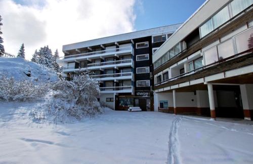 Chamrousse Appartement | Studio cabine 27m², sud, pied des pistes, balcon, piscine été, animaux OK - FR-1-549-48