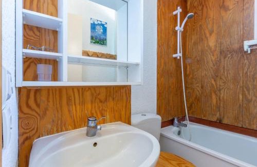 Bellentre Appartement | Studio cabine 3 personnes, cuisine équipée, animaux acceptés, proche pistes et commerces - FR-1-353-28