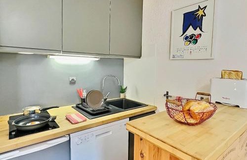 Tignes le Lac Appartement | Studio cabine 4 pers à Tignes, pied des pistes, proche commerces, balcon au sud, bien équipé - FR-1-411-486