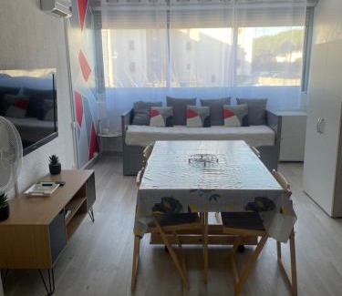 Port Rive Gauche Appartement | Studio cabine 4 pers, plage du Grazel